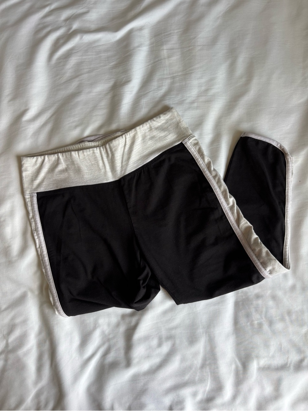 just be Black and White Contrast Athletic Capris